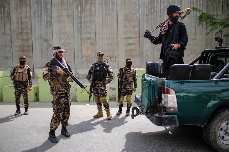 Los talibanes responden al ataque estadounidense que mató al líder de Al Qaeda