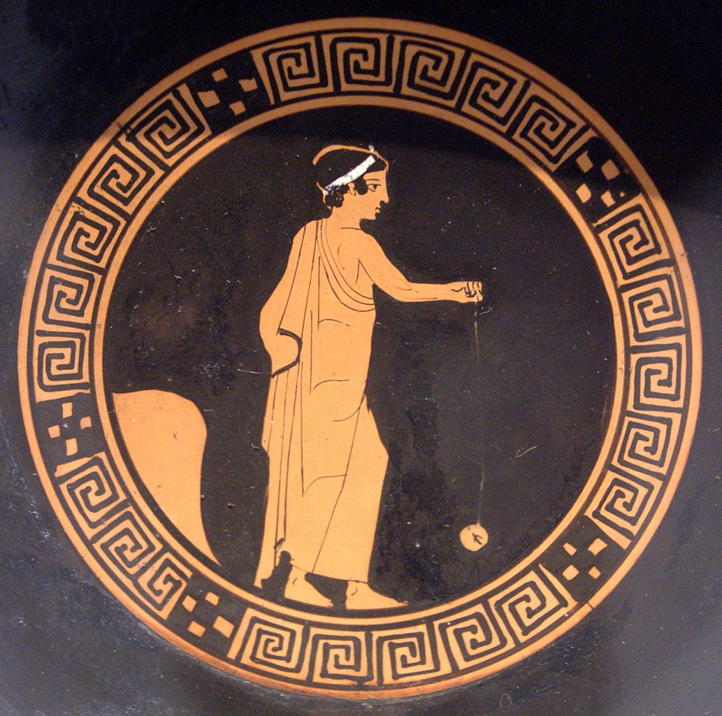 Boy playing yo-yo. Tondo of an Attic red-figure kylix, ca. 440 BC. (Fotografía de Bibi Saint-Pol, tomada de Altes Museum, en: Wikimedia Commons)