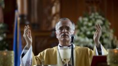Obispo nicaragüense insta a pedir la libertad de Rolando Álvarez y a no negociar