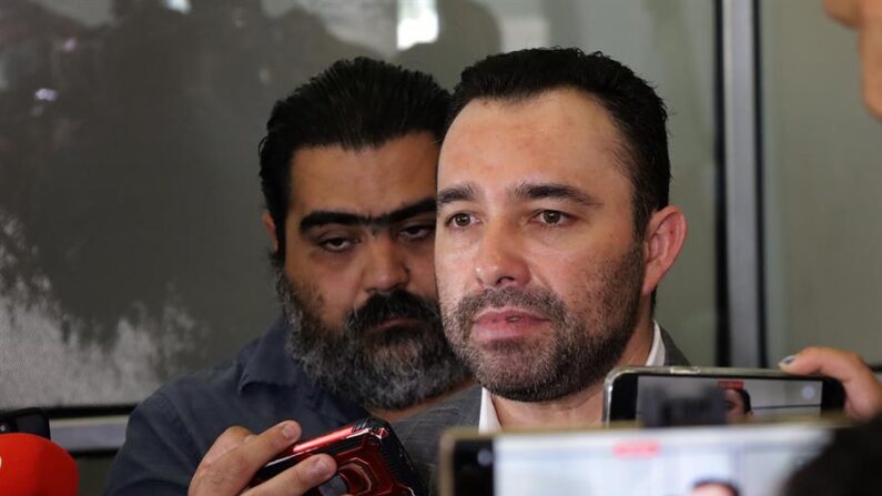 El fiscal general del estado, Ivan Carpio habla el 24 de agosto de 2022, durante una rueda de prensa en la ciudad de Tijuana, en Baja California (México). EFE/Joebeth Terriquez