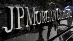 Condenan a dos exejecutivos del banco JPMorgan por fraude en comercio de metales preciosos
