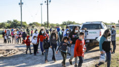 Niños inmigrantes ilegales están siendo colocados con extraños, dice denunciante
