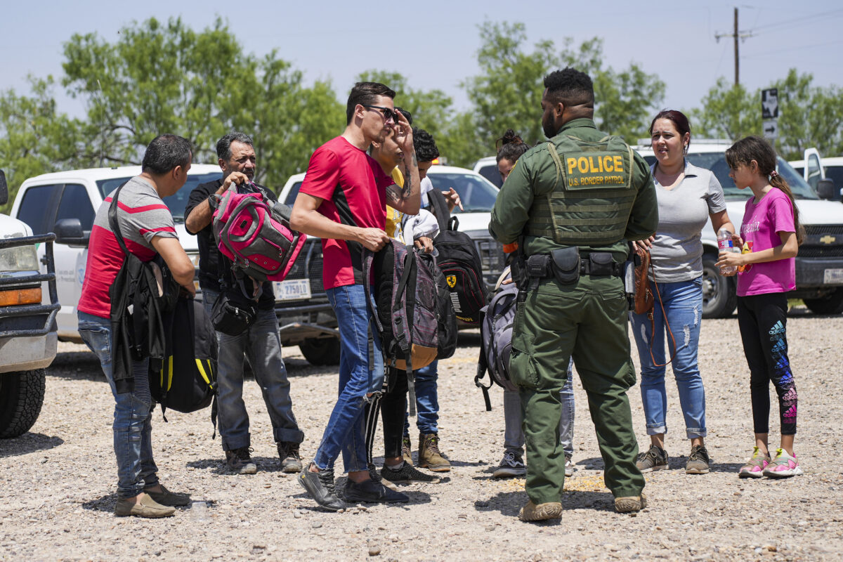 72% de las personas que cruzan ilegalmente la frontera proceden de países distintos de México