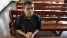 Régimen de Nicaragua condena al obispo Rolando Álvarez a 26 años de cárcel