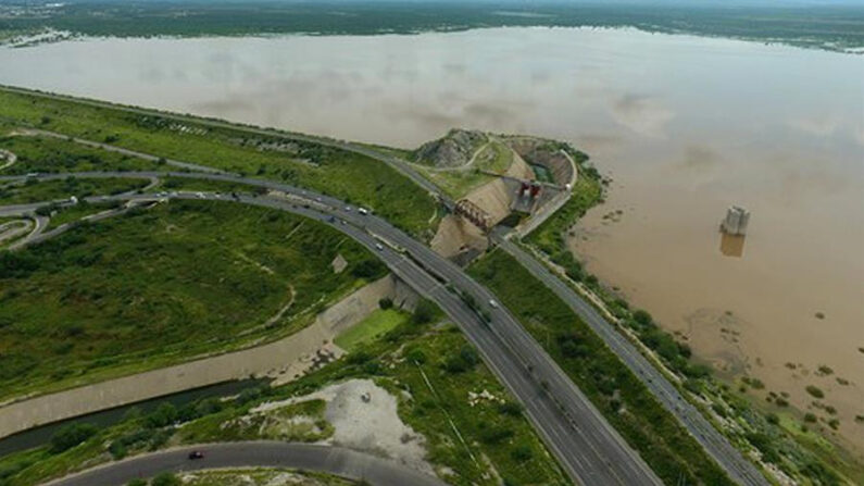 Fotografía aérea de la presa Abelardo L. Rodríguez, el 25 de agosto de 2022, en Hermosillo, Sonora (México). EFE/ Daniel Sánchez