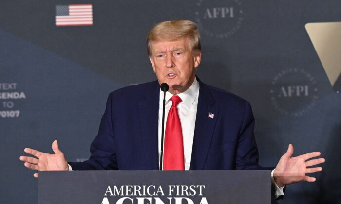 El expresidente de Estados Unidos, Donald Trump, habla en la Cumbre de la Agenda del Instituto de Política América Primero en Washington, el 26 de julio de 2022. (Mandel Ngan/AFP vía Getty Images)