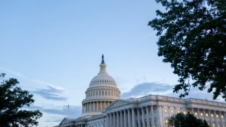 Organismo: Servicio Secreto transmitió amenaza contra Pelosi a policía del Capitolio tras la irrupción