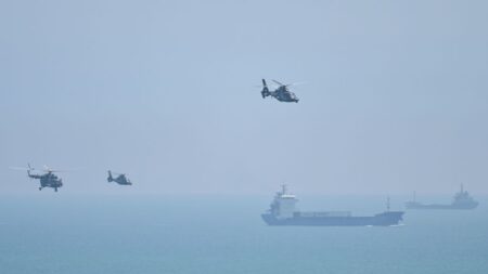 China envía 42 aviones de combate y 8 buques a Taiwán después de la reunión de la presidenta en EE. UU.