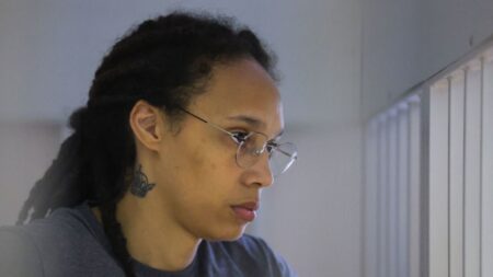 Justicia rusa condena a 9 años de cárcel a la estadounidense Brittney Griner