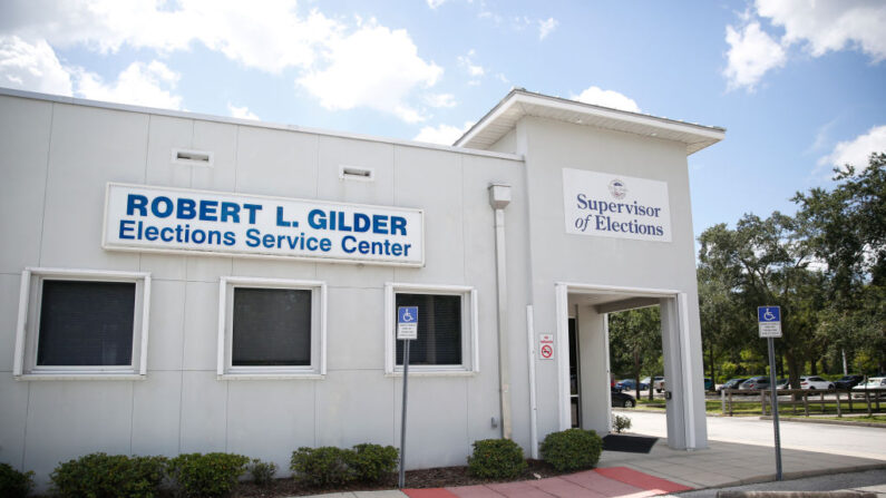  El Centro de Servicios Electorales Robert L. Gilder el 5 de agosto de 2022 en Tampa, Florida. (Octavio Jones/Getty Images)
