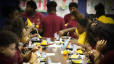 Escuela de Florida demanda a Biden y a comisionada de agricultura por bloqueo a almuerzos escolares