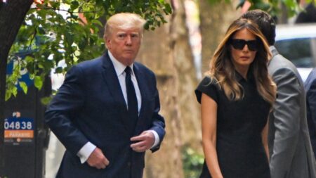 Abogada de Trump confirma que FBI registró el armario de Melania Trump y no pudo «observarlos»