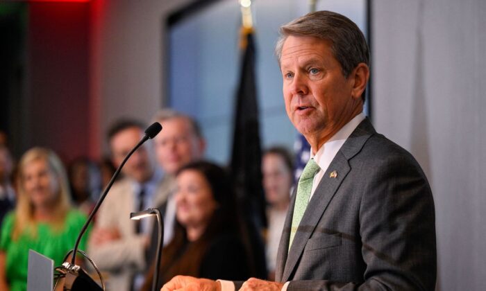 El gobernador de Georgia, Brian Kemp, durante una cena de recepción en Atlanta, Georgia, el 6 de junio de 2022. (Laurie Dieffembacq/Belga Mag/AFP vía Getty Images)