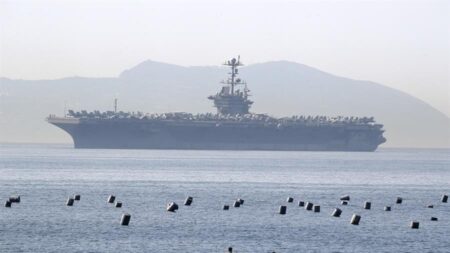 La Armada de EE.UU. recupera avión que cayó al Mediterráneo por el mal tiempo