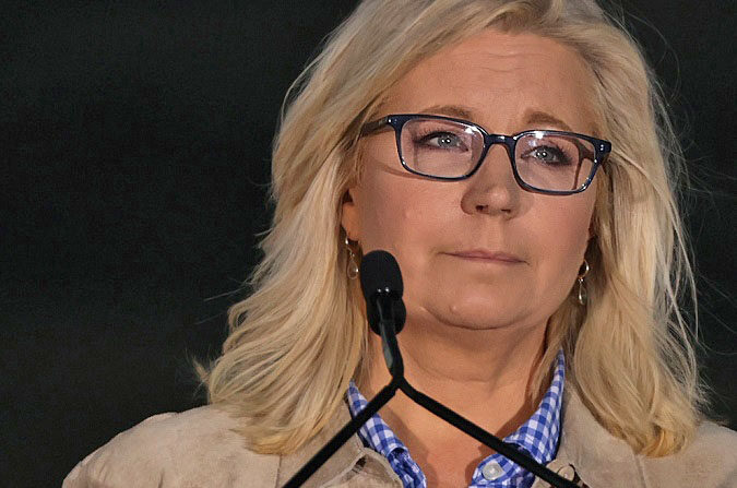 La congresista Liz Cheney (R-Wyo.) se dirige a sus partidarios en un acto de las primarias en Jackson, Wyoming, el 16 de agosto de 2022. (Alex Wong/Getty Images)
