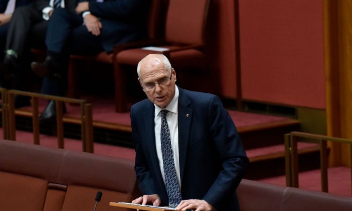 El senador Jim Molan pronuncia su primer discurso en el Senado australiano, en Canberra, Australia, el 14 de febrero de 2018. (Michael Masters/Getty Images)
