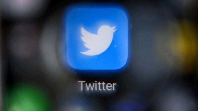 El logotipo del gigante de las redes sociales Twitter el 12 de octubre de 2021. (KIRILL KUDRYAVTSEV/AFP vía Getty Images)

