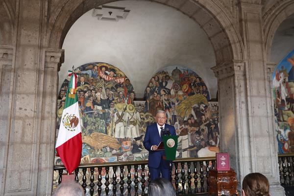 El presidente de México, Andrés Manuel López Obrador, habla durante su cuarto informe anual de Gobierno, en el Palacio Nacional, en Ciudad de México (México), el 1 de septiembre de 2022. EFE/ Mario Guzmán
