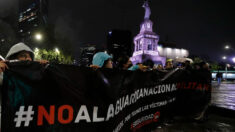 Cientos de activistas marchan en Ciudad de México contra reforma militarista