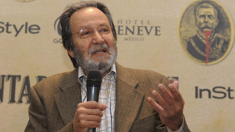 Fotografía de archivo fechada el 23 de agosto de 2010 que muestra al realizador mexicano, Jorge Fons, mientras habla durante una rueda de prensa en Ciudad de México (México). EFE/Mario Guzmán/Archivo