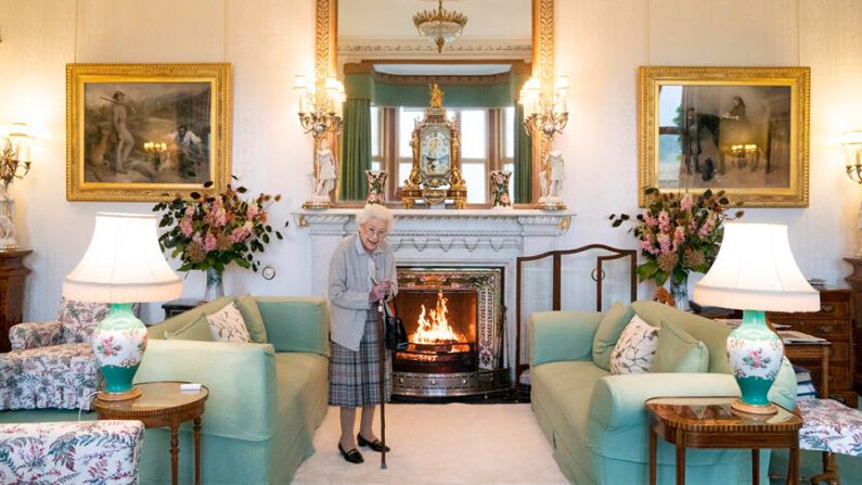 La Reina Isabel II espera este martes a Liz Truss para una audiencia en Balmoral. EFE/EPA/Andrew Milligan / POOL