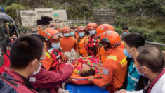Aumentan a 65 los muertos del terremoto de magnitud 6.8 en el centro de China
