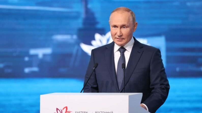 El presidente ruso Vladimir Putin se dirige al Foro Económico Oriental en Vladivostok el 7 de septiembre de 2022. (Sergei Bobylyov/SPUTNIK/AFP vía Getty Images)