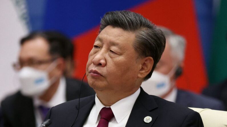 El líder chino Xi Jinping asiste a la cumbre de líderes de la Organización de Cooperación de Shanghai (OCS), en Samarcanda, Uzbekistán, el 16 de septiembre de 2022. (Sergei Bobylyov/Sputnik/AFP vía Getty Images)
