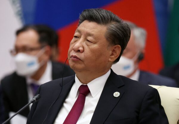 El líder chino, Xi Jinping, asiste a la cumbre de líderes de la Organización de Cooperación de Shanghai (OCS) en Samarcanda, Uzbekistán, el 16 de septiembre de 2022. (Sergei Bobylyov/Sputnik/AFP vía Getty Images)
