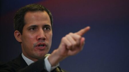 Guaidó dice que los ataques de Lula contra él son para «blanquear» a Maduro