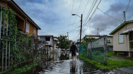 Puerto Rico elimina temporalmente impuesto a alimentos preparados tras paso de Fiona