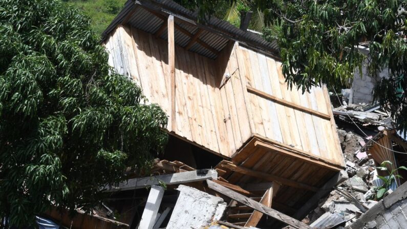 Vista de los daños en el barrio Guillén, en el noreste de Tegucigalpa (Honduras), el 20 de septiembre de 2022, tras una cadena de derrumbes que destruyó decenas de casas debido a una falla geológica, activada por las fuertes lluvias que azotan la capital. (Orlando Sierra/AFP vía Getty Images)
