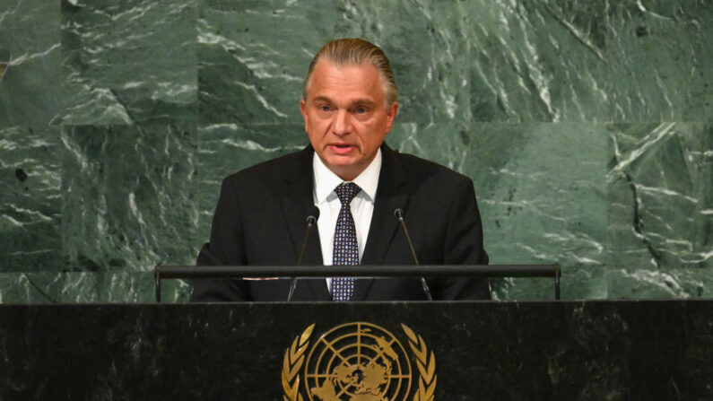 El ministro de Asuntos Exteriores de Costa Rica, Arnoldo André Tinoco, se dirige a la 77ª sesión de la Asamblea General de las Naciones Unidas en la sede de la ONU en Nueva York el 21 de septiembre de 2022. (Angela Weiss/AFP vía Getty Images)