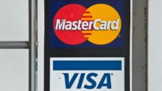 Gigantes de tarjetas de crédito clasificarán por separado ventas relacionadas con armas