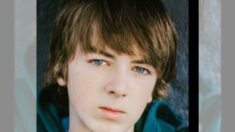 Joven actor de Netflix es sentenciado a cadena perpetua tras asesinar a su madre
