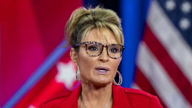 La candidata a la Cámara de Representantes, la exgobernadora de Alaska Sarah Palin, habla en la Conferencia de Acción Política Conservadora CPAC celebrada en el Hilton Anatole de Dallas el 4 de agosto de 2022. (Brandon Bell/Getty Images)
