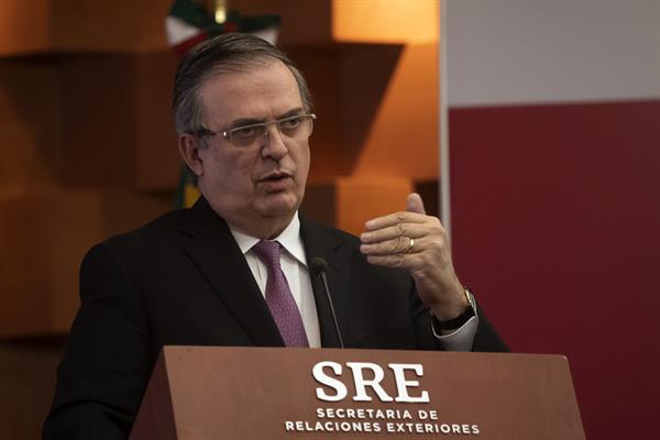 El canciller mexicano Marcelo Ebrard, durante una conferencia de prensa en Ciudad de México (México), el 22 de febrero de 2022. EFE/Isaac Esquivel
