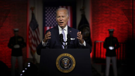 Encuesta: Mayoría de votantes perciben como una «escalada peligrosa» al discurso de Biden en Filadelfia