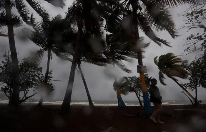 Vista de los vientos provocados por el paso de un huracán por Puerto Rico, en una fotografía de archivo. EFE/Thais Llorca