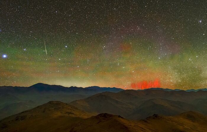 "Duendes rojos" fueron vistos desde una estación científica en Chile. (Crédito:
Zdenek Bardon/ESO)