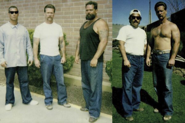 (Izquierda) Larry (C) con dos amigos en la prisión de Tehachapi, en California; (Derecha) Larry (R) con un amigo llamado Eddie en la prisión estatal de Tehachapi, en California. (Cortesía de Larry Clements)