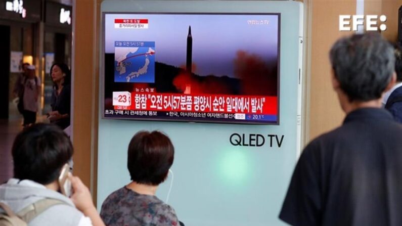 Estados Unidos solicitó este martes que el Consejo de Seguridad de la ONU se reúna de forma urgente el miércoles para abordar el nuevo lanzamiento de un misil balístico llevado a cabo por Corea del Norte, según dijo a Efe una fuente diplomática. EFE/Jeon Heon-Kyun 