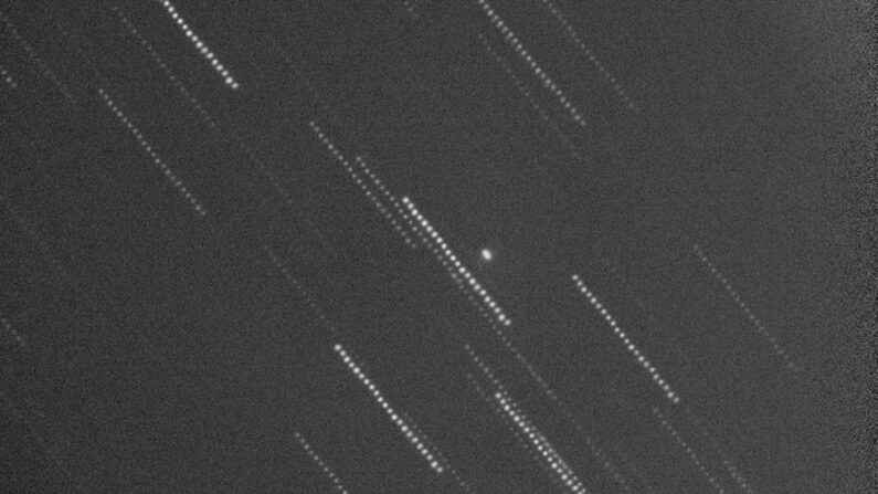 Fotografía facilitada por el Observatorio de Pujalt (Barcelona), cuyos astrónomos han observado los primeros indicios de que Didymos, el asteroide contra el que la NASA impactó expresamente la semana pasada una nave para intentar modificar su recorrido, se ha desviado ligeramente. EFE