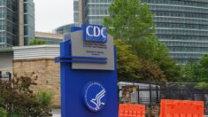 Los CDC reconocen que cuentan en exceso hospitalizaciones por COVID pero indican que no en las muertes