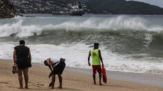 México alerta de posible impacto de Roslyn como huracán en el oeste del país