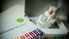 Escuelas de Texas distribuyen kits de ADN a padres para ayudar a identificar niños en emergencias