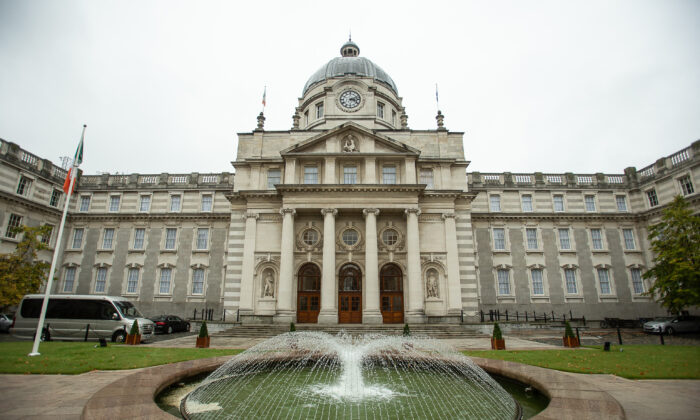 La casa del gobierno irlandés en Dublín, el 12 de septiembre de 2022. (James Arthur Gekiere/Belga Mag/AFP vía Getty Images)
