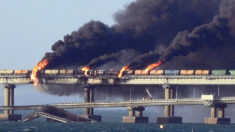 Incendio en el puente que une Crimea con Rusia deja al menos 3 muertos