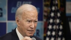 Biden dice a votantes que elijan a los demócratas porque los republicanos «destruirán la economía»