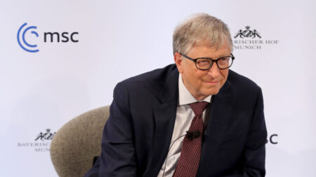 Bill Gates dice que evitar que la gente coma carne es «demasiado difícil»